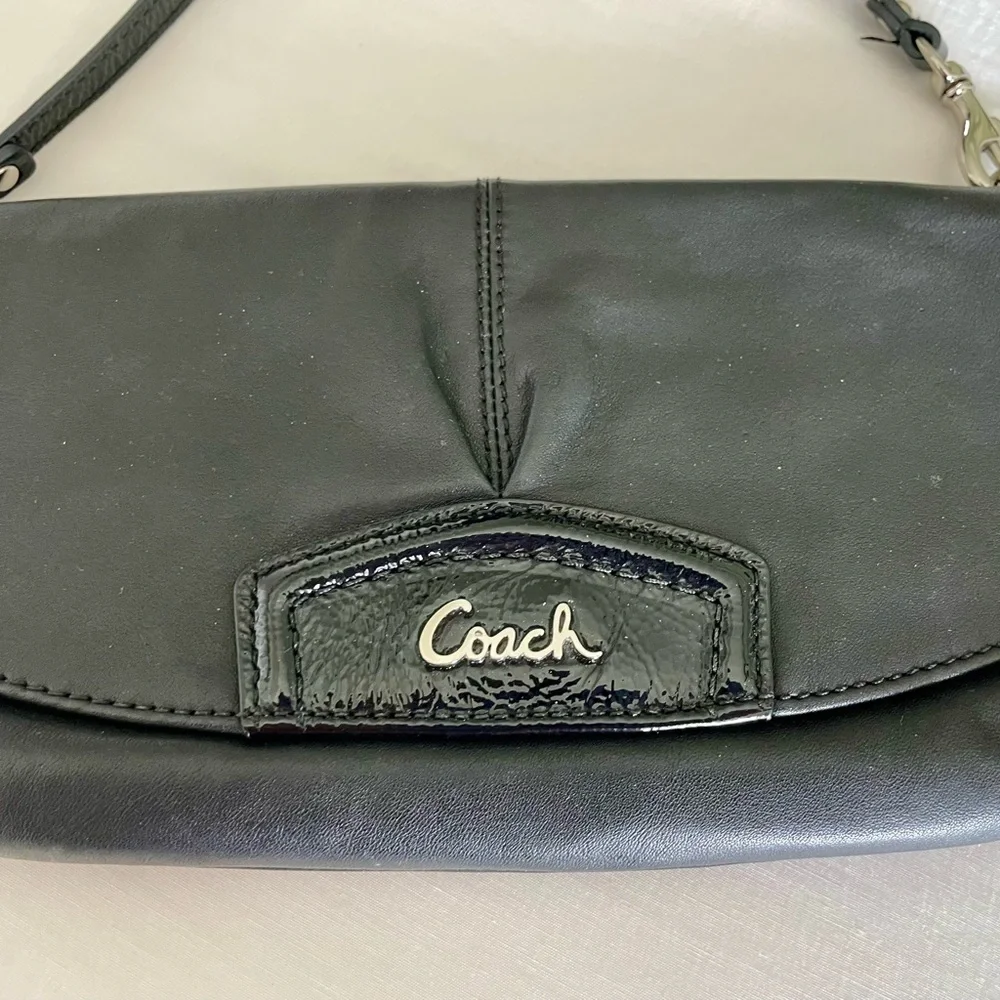 Coach Black Leather Wristlet with Detachable Strap. Great condition. - Picture 2 of 8